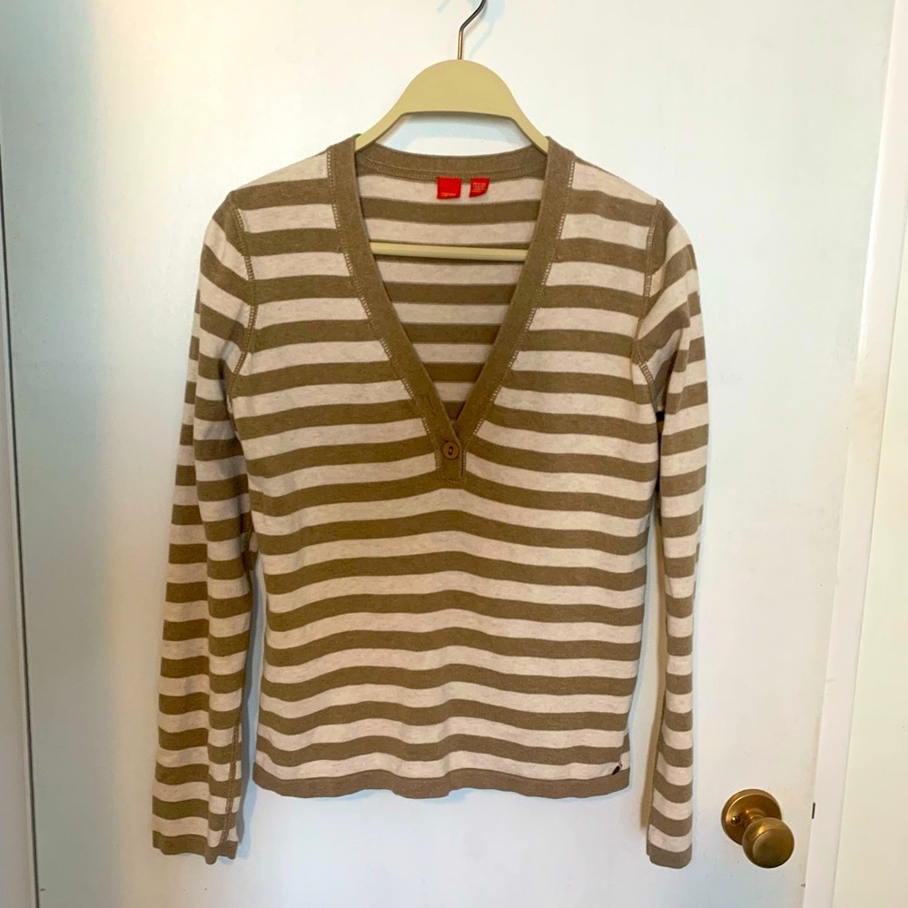 Esprit v neck sweater